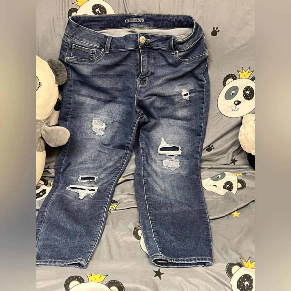 Maurice’s distressed Jeans 14W Short